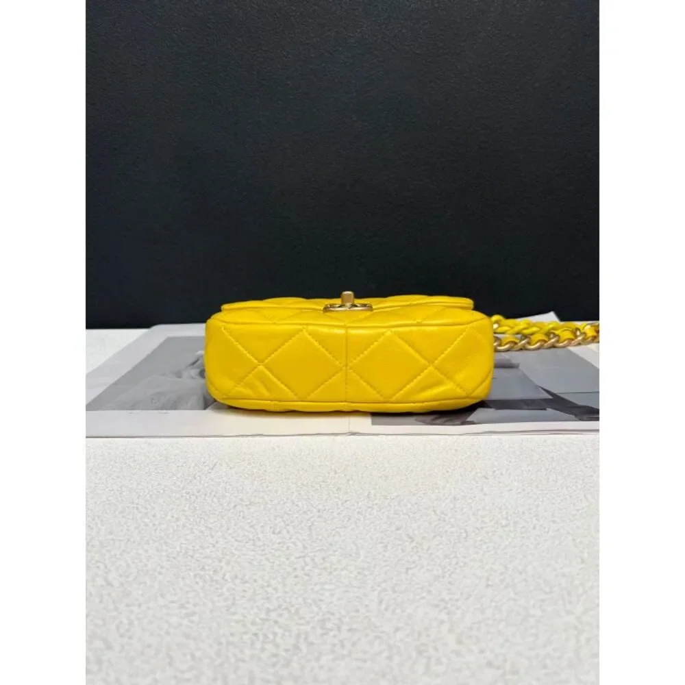 Chanel Women Pre-Loved Bag Brand New Condition